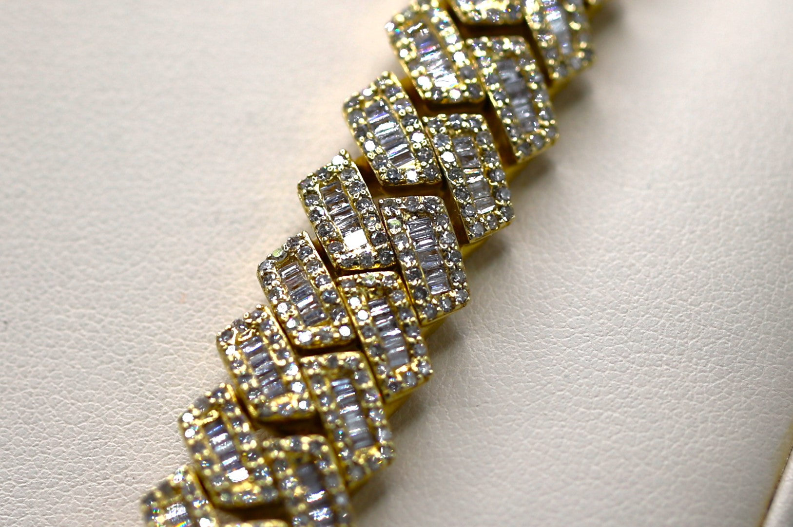 VS Baguette/Round Cuban Chain