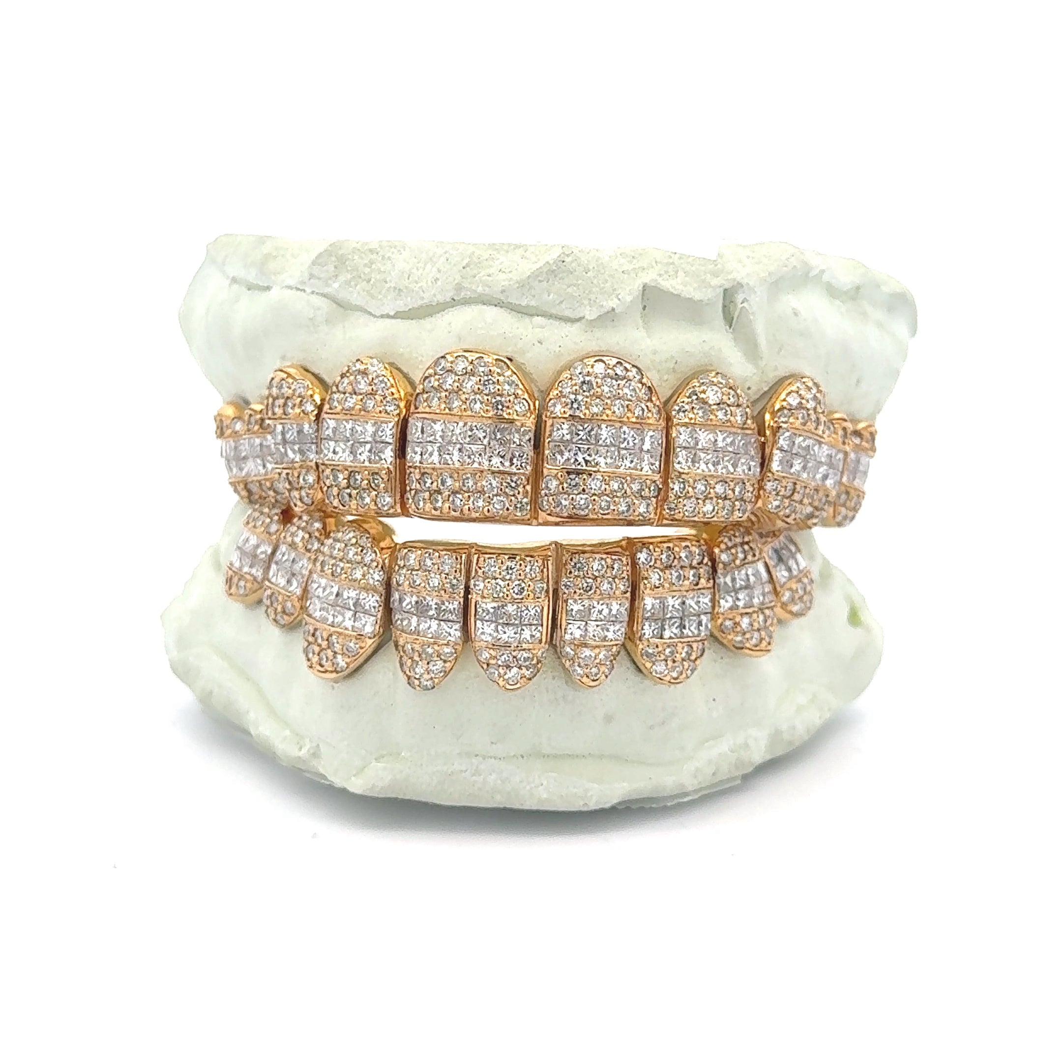 Hybrid Set With Natural Diamonds