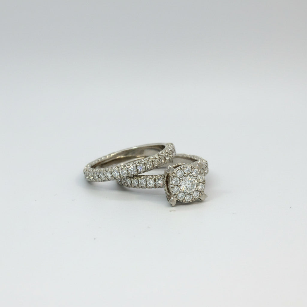 White Gold Multistone Diamond Ring with Round Brilliant Cut