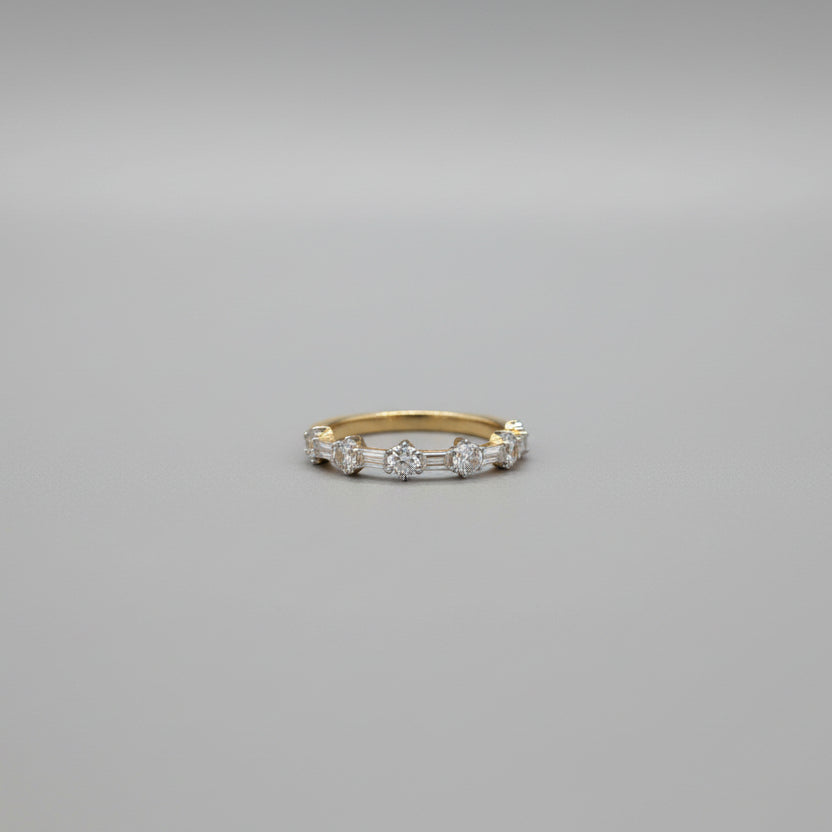 Yellow Gold Band Ring with Diamonds